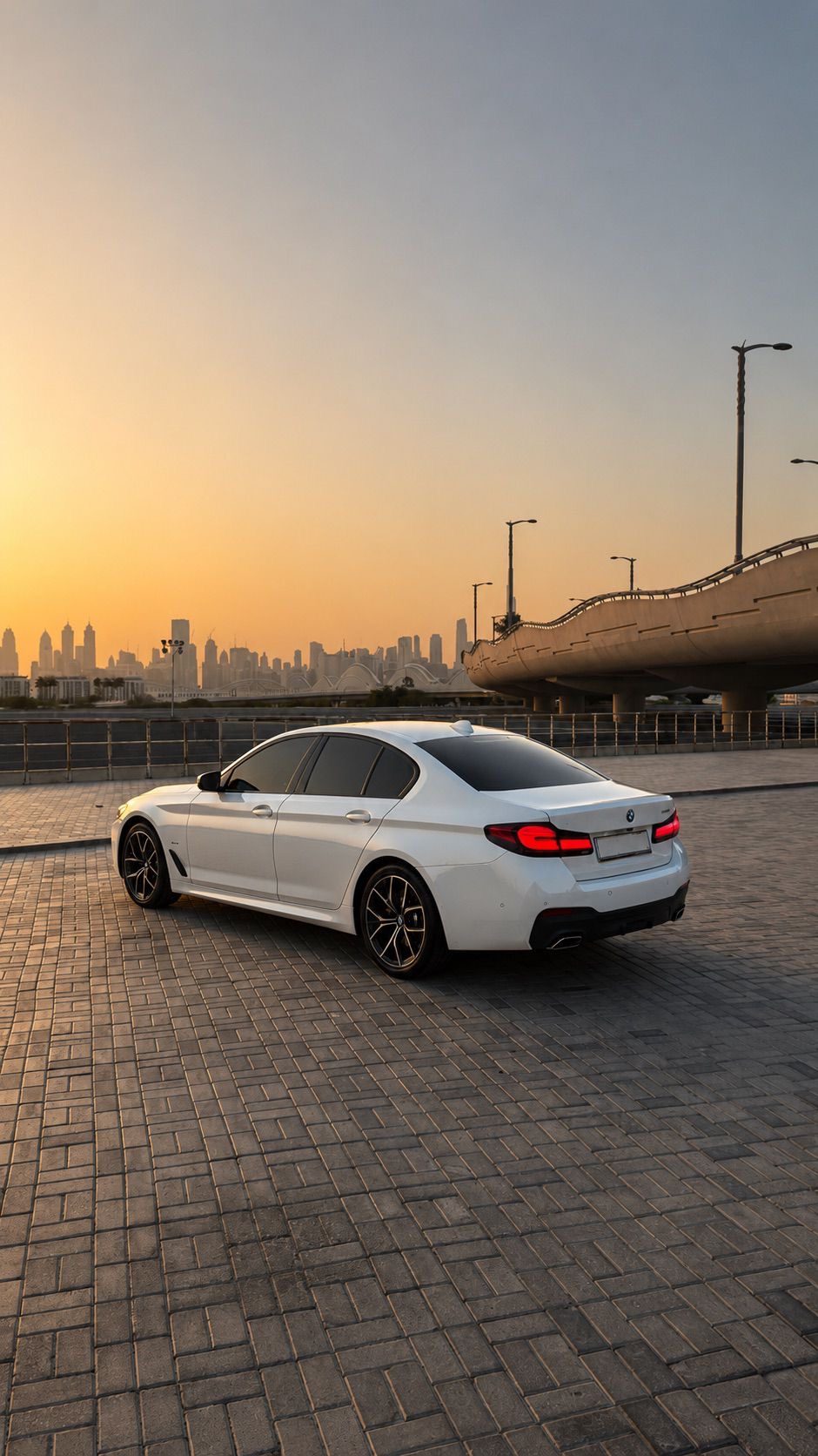 2023 BMW 530