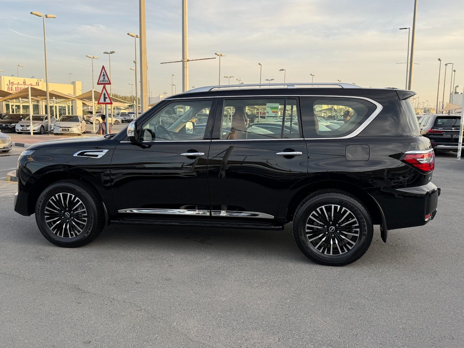 2022 NISSAN ARMADA PLATINUM EDITION 4-WHEEL DRIVE