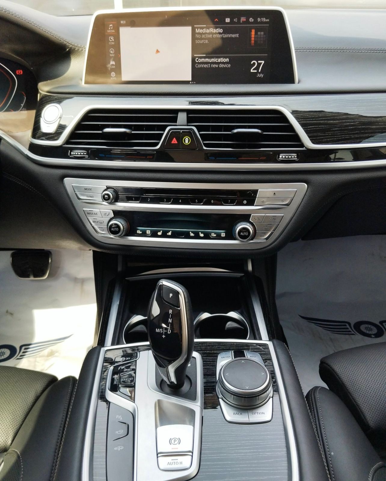 2022 BMW 730i
